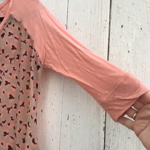 Vanity 3/4 sleeves leopard and peach shirt. Size l. - Picture 4 of 5